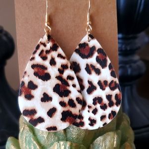 Oval White/Tan/Black Leopard Earrings